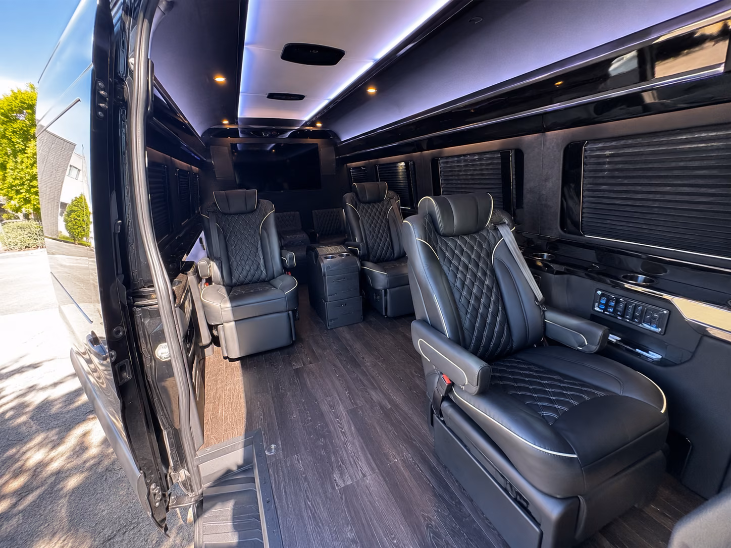 seattle seamless shuttle service for seattle sporting events